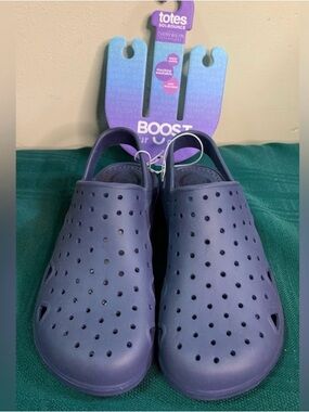 New Totes Sol Bounce boys or girls size 13/1 sandals Clogs shoes